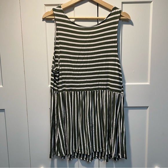 Isabel Maternity Flowy Tank Top - Picture 4 of 6